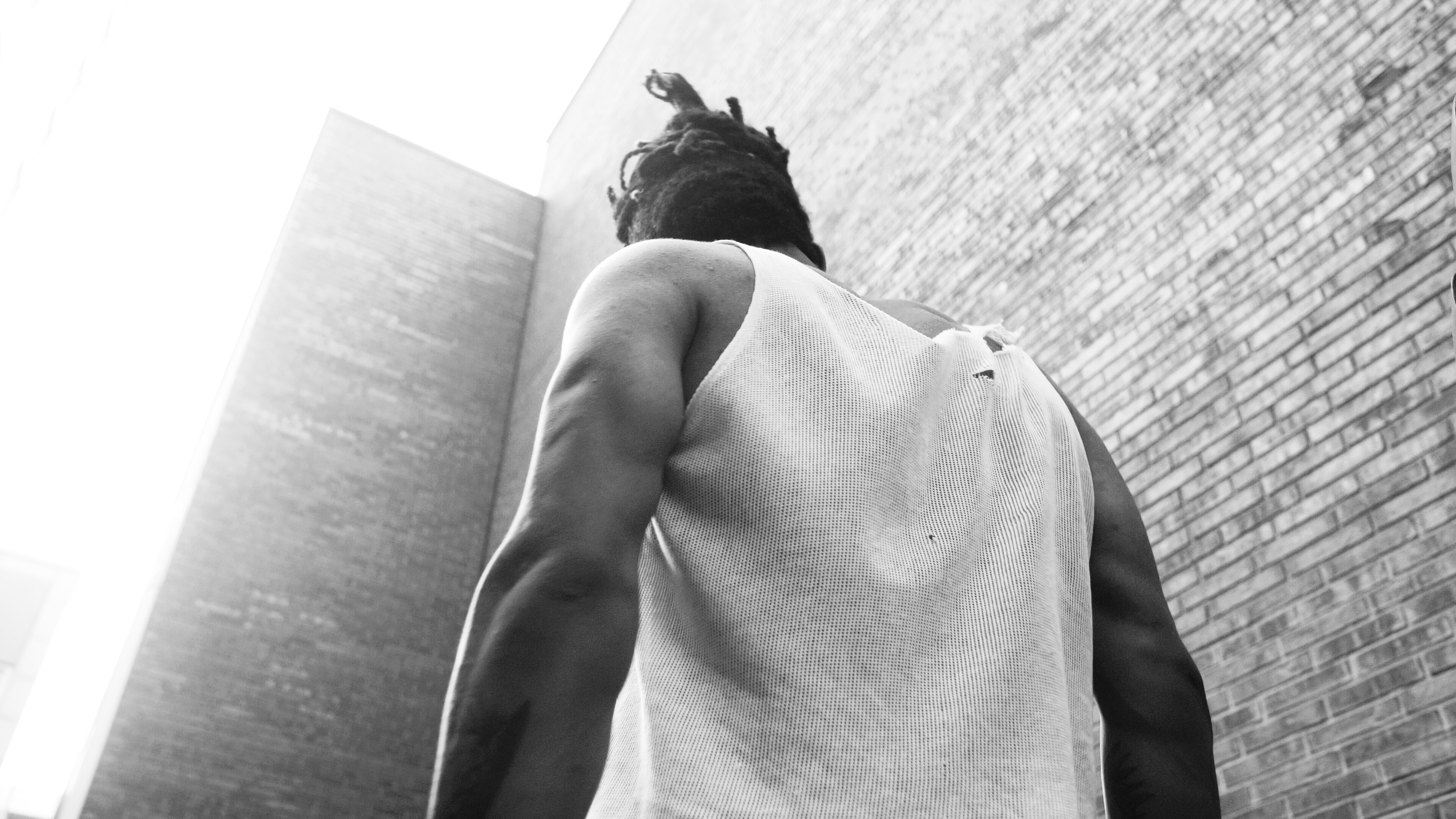 YSL CLIP.00_01_55_13.Still023